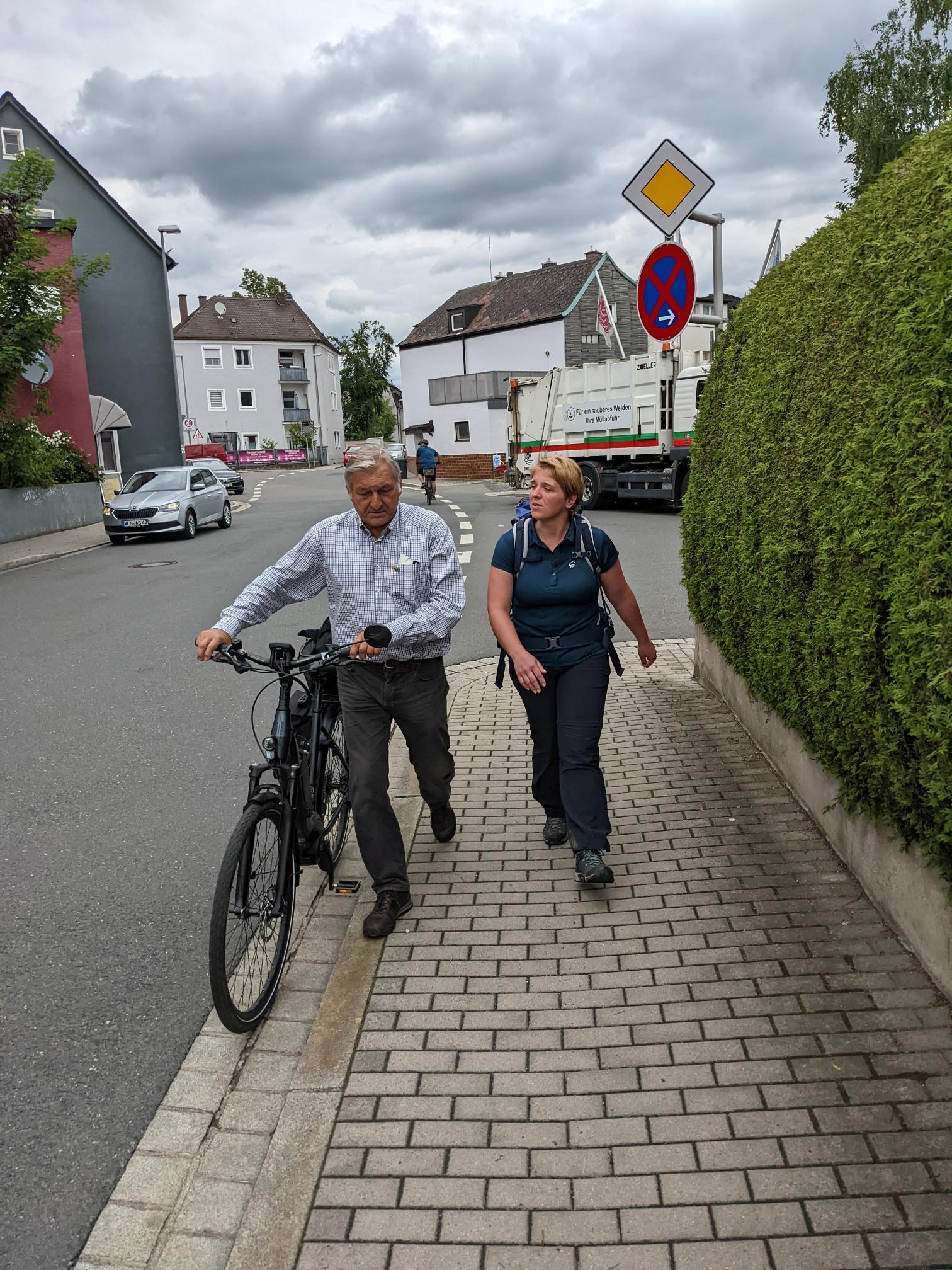 Anna Begleitung Karl